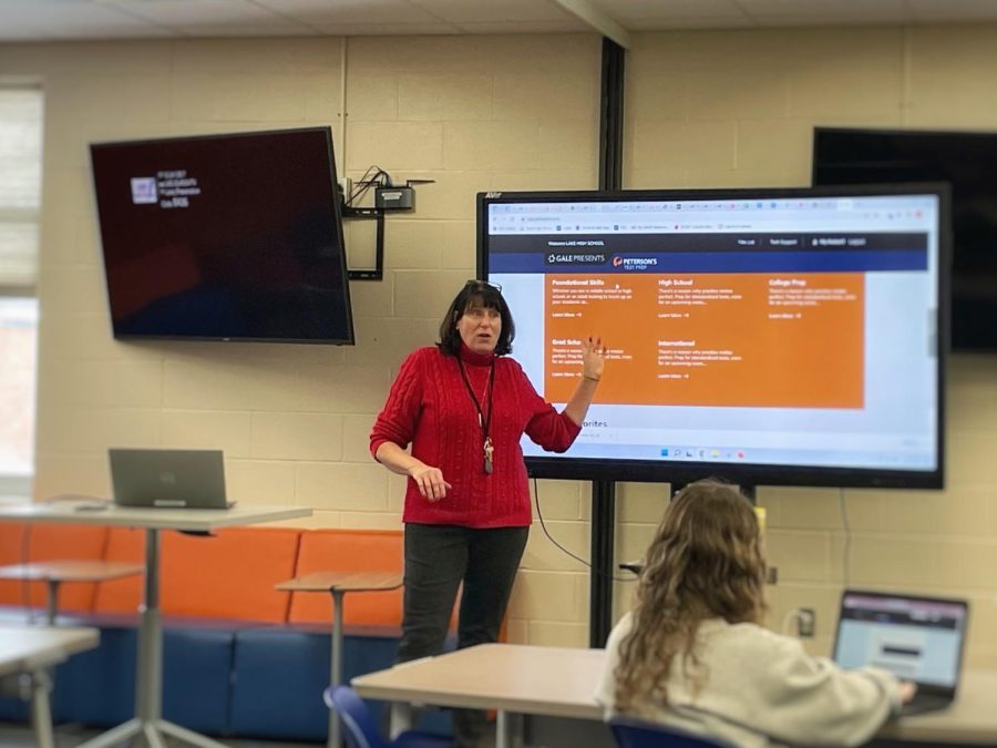 As March grows closer, district librarian Mrs. Peterson has been meeting with junior classes to introduce them to library resources.